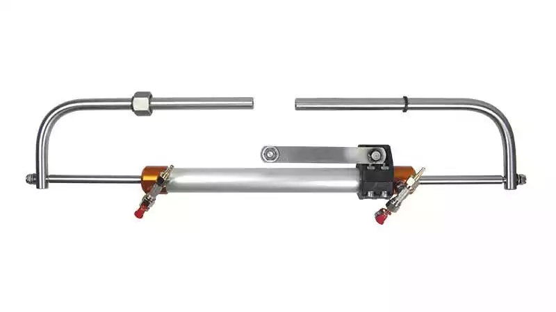 Vérin VHM 226 avec raccords moteur hors-bord jusqu’à 115CV ou 180CV bi-moteur Offre Du Jour