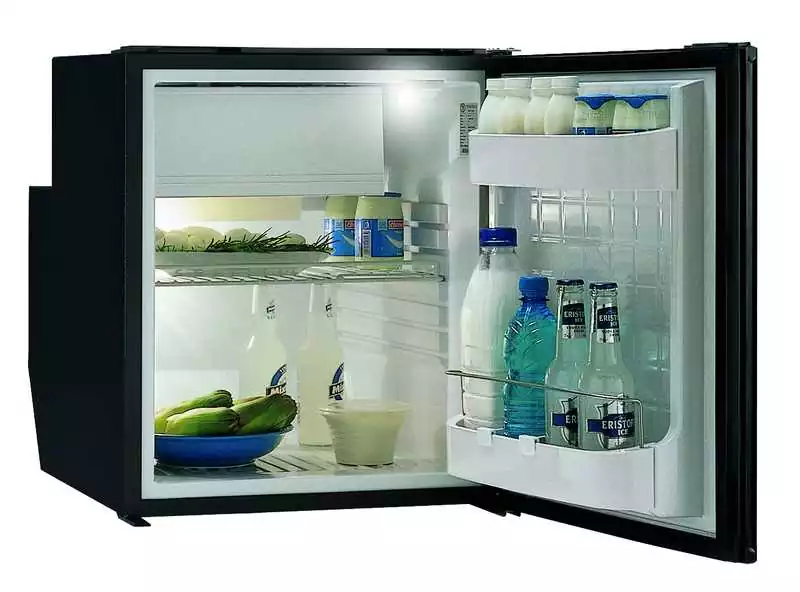 Must-Have Réfrigérateur C62i 62L 12/24V Noir avec forme arrière biseautée unité interne