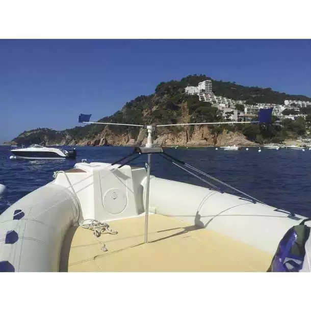 Support d‘effaroucheur pour bateaux pneumatiques Certifié