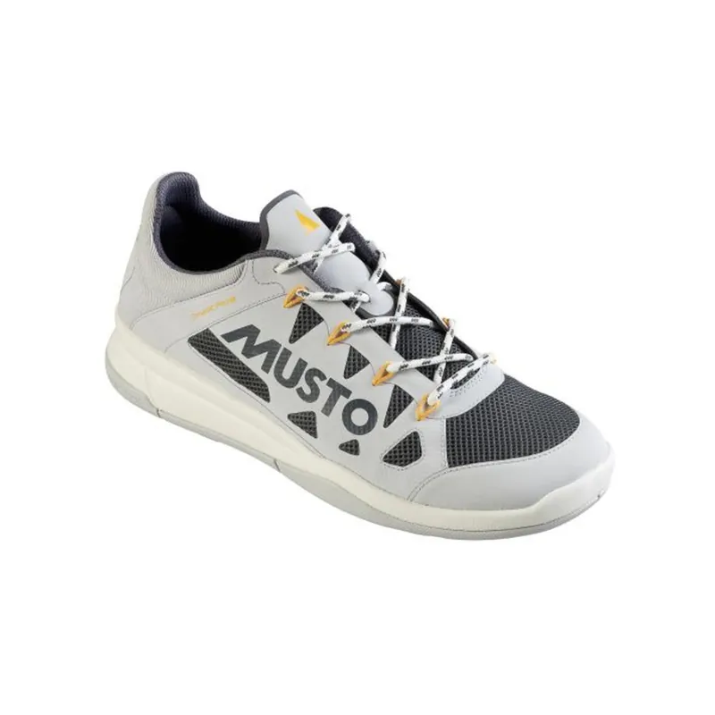 Promotion Saisonnière Musto Dynamic Pro II Adapt chaussures bateau homme gris clair / jaune, taille 43