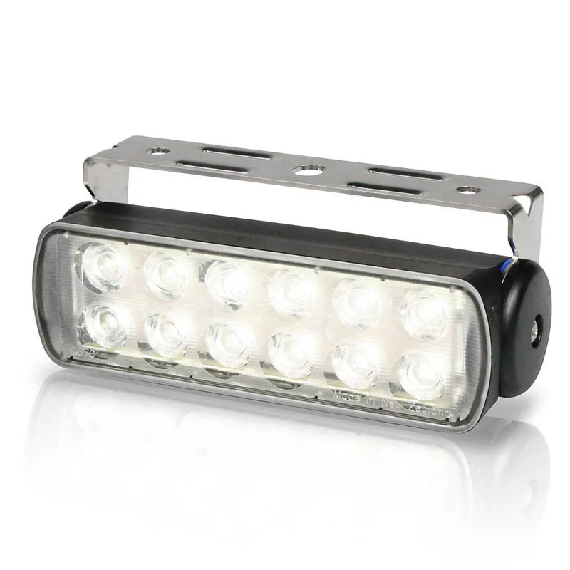 Hella marine Série 0670 Sea Hawk LED projecteur de pont - montage, faisceau étroit, boîtier noir Top Vente