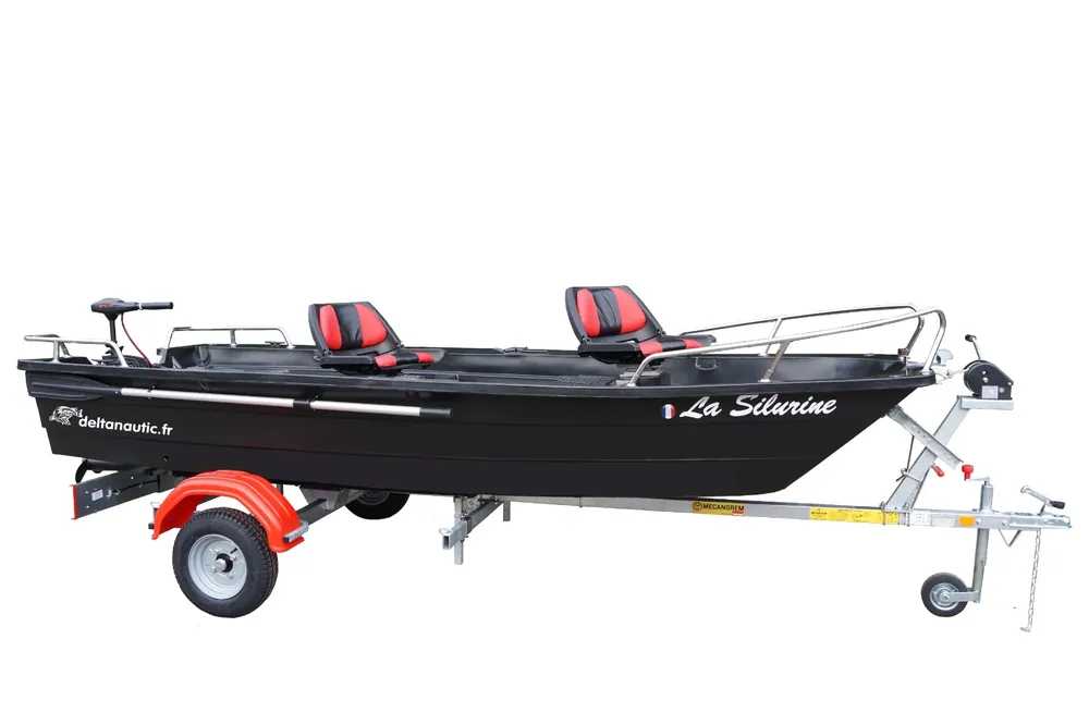 Promotion Saisonnière Pack Barque Silurine 4m Blacky + Remorque GT + 2 sièges + 1 moteur Eco Booster V 70 Lbs 12V + Balcons inox