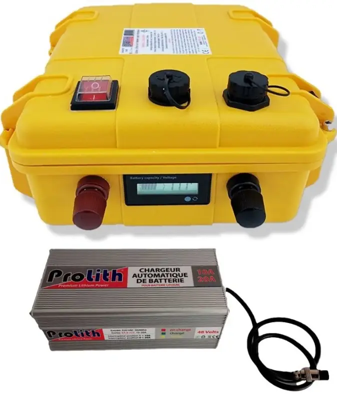 Valise Batterie Lithium 30Ah 12V + sortie régulée + chargeur offert Expédié Aujourd'hui